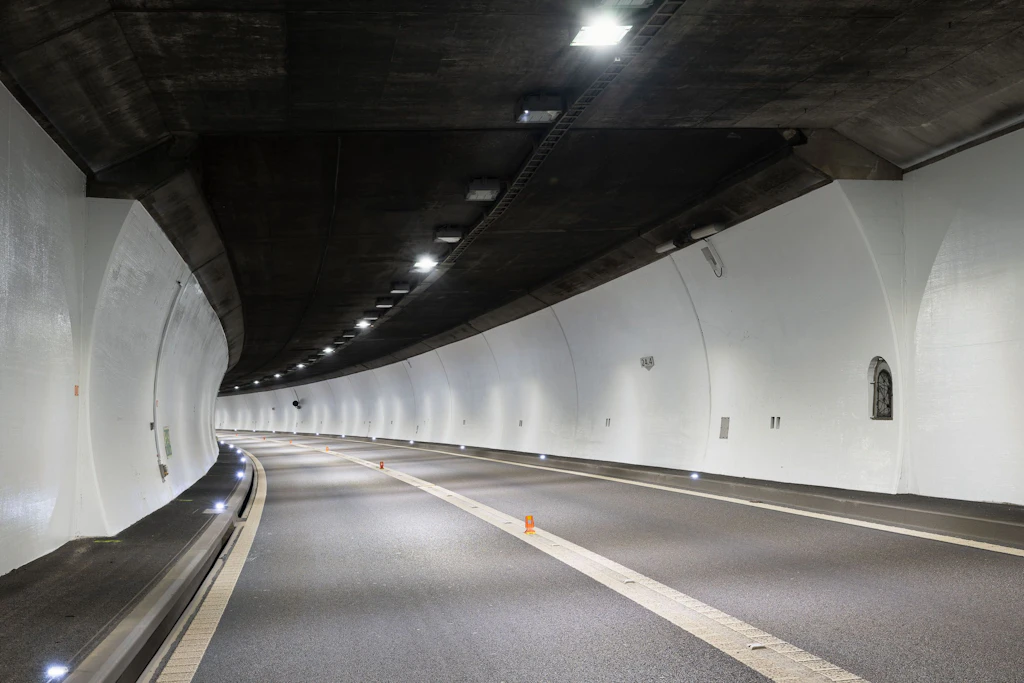 A18 Tunnel Eggflue Tunnelwand nachher